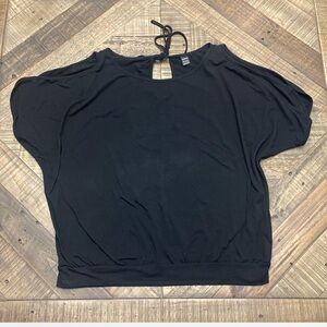 SHEIN black top with a dolman-style short sleeve and cinched bubble hem